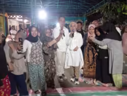 Lincah dan Bersuara Merdu, Gus Irawan Pasaribu Jadi Idola Baru Warga Tapsel