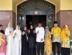 H.Rahmat Nasution Lepas Calhaj Padang Sidimpuan dengan Doa dan Bingkisan