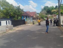 Hingga pukul Dua Belas KPK masih Geledah Rumah di Jalan Teratai diduga Milik Direktur PT. DNG Akhirun Piliang