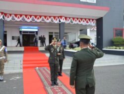 Dandim 0212/TS Pimpin Upacara Penurunan Bendera Pada Peringatan HUT RI Ke-80 di Tapsel”