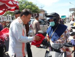 Jelang HUT RI ke-80, Pemkab Tapsel Bagikan 500 Bendera Merah Putih