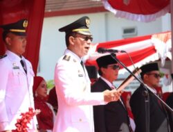 Bupati Tapsel Gus Irawan Perdana Jadi Inspektur Upacara HUT ke-80 RI