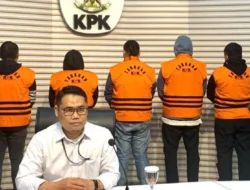 Sidang Korupsi PT Dalihan Na Tolu Grup: Ayah dan Anak Hadapi Dakwaan Suap