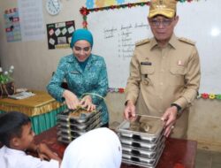 Bupati Tapsel Tinjau Program Makanan Bergizi Gratis di SDN 101216 Situmba