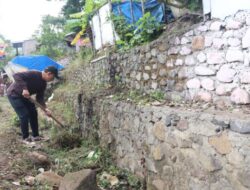 Bupati Tapsel Jadi Garda Depan Kebersihan, Turun Langsung Cangkul Sampah di World Cleanup Day 2025!