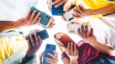 Gen Z: Memahami Profil Demografi yang Dibentuk oleh Era Digital dan Kesadaran Sosial