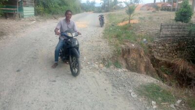 Gorong-gorong di Jalan Lintas Pulo Padang KM 3 Dikeluhkan Warga karena Nyaris Amblas