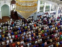 Sholat Jumat: Kewajiban, Tata Cara, dan Keutamaannya