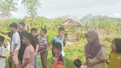 Amarah Warga Memuncak: Emak-Emak Bakar Markas Narkoba di Batu Mundom