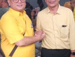 KETUA FRAKSI PARTAI GOLKAR SUMUT ASWIN PARINDURI DAMPINGI AHMAD DOLI KURNIA SALURKAN BANTUAN UNTUK KORBAN BENCANA TAPSEL